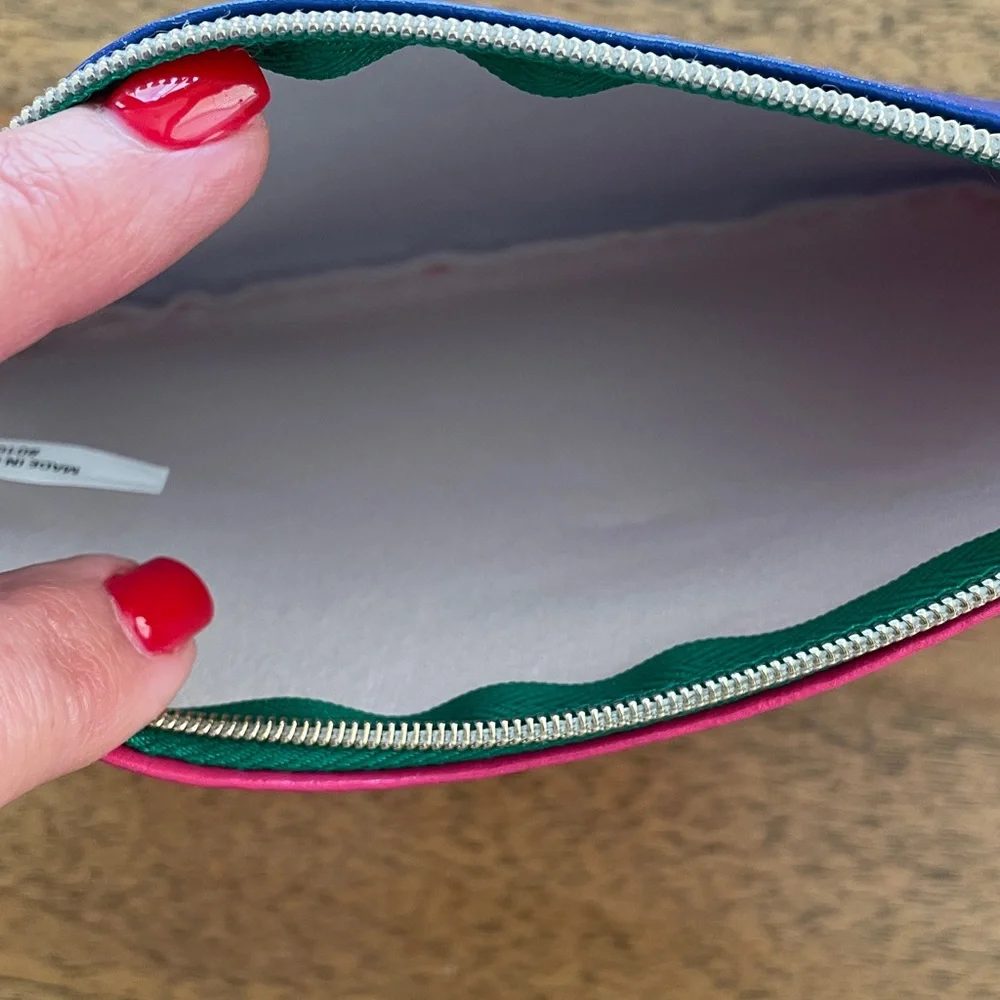 ipsy vibrant pink